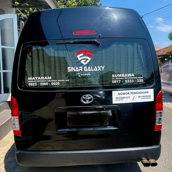 Hiace Commuter Business Class VIP · tampak belakang